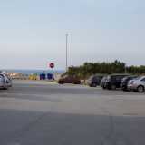 L�ultimo tratto del torrente, lungo trecento metri, di fatto non esiste pi�. La strada che ne ha ricoperto il corso, dopo aver fiancheggiato il centro di Torre a Mare e uno spiazzo che funge da parcheggio...
